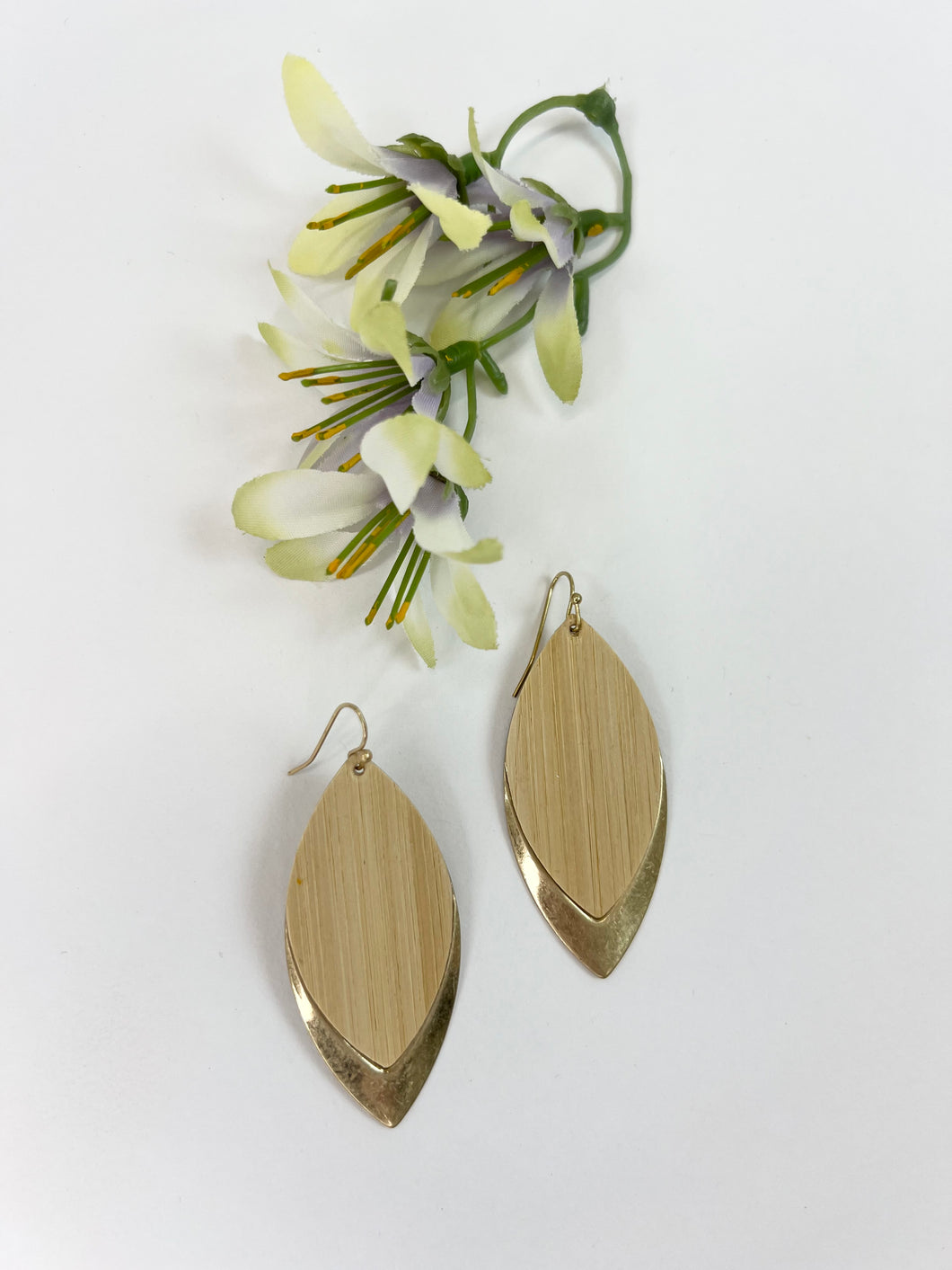 SIMPLE STATEMENT EARRING