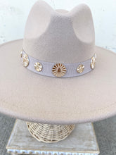 Load image into Gallery viewer, SHINING STAR WIDE BRIM HAT

